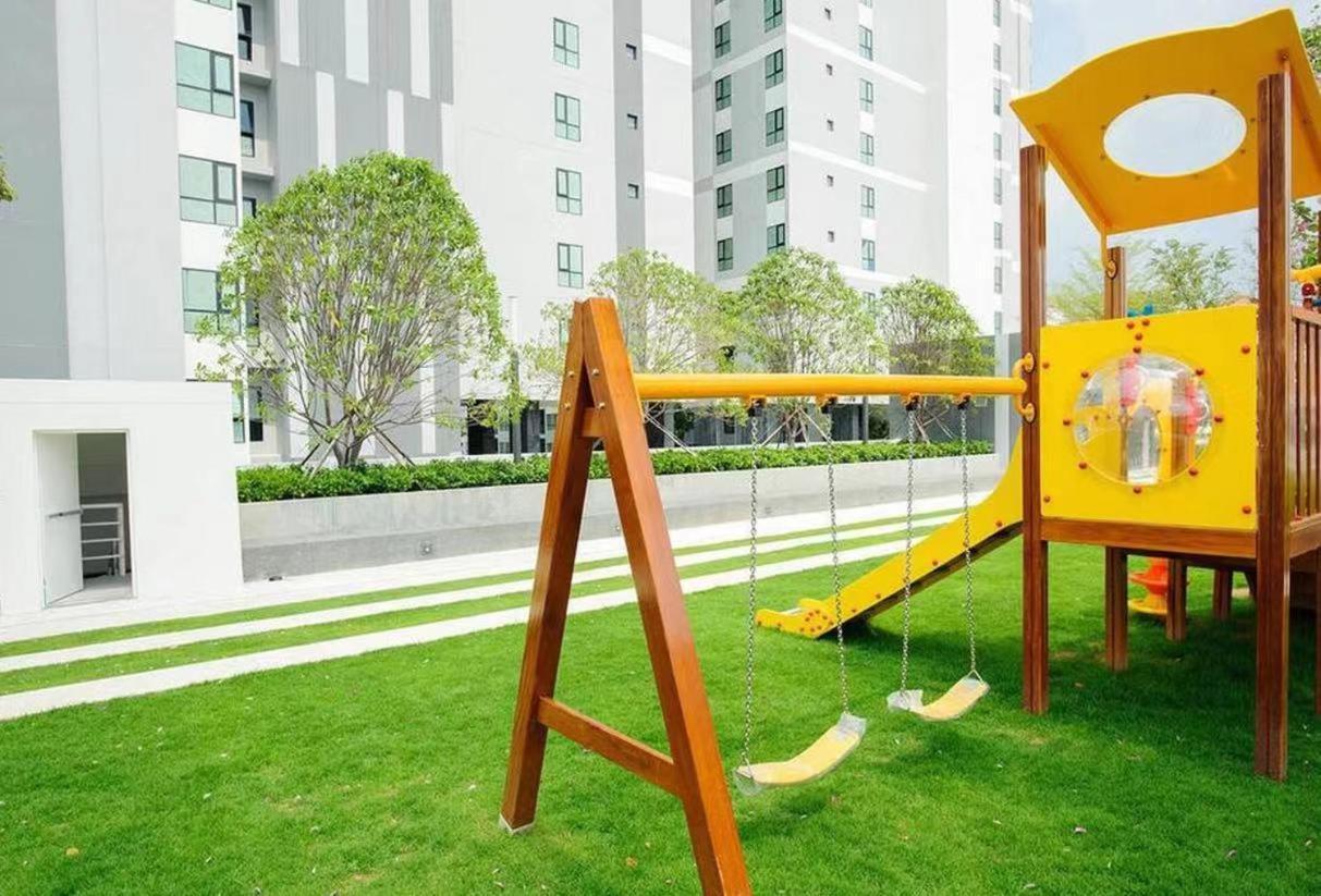 The Base Apartment Pattaya Exterior photo