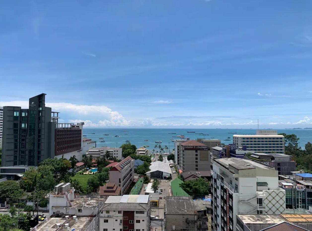 The Base Apartment Pattaya Exterior photo