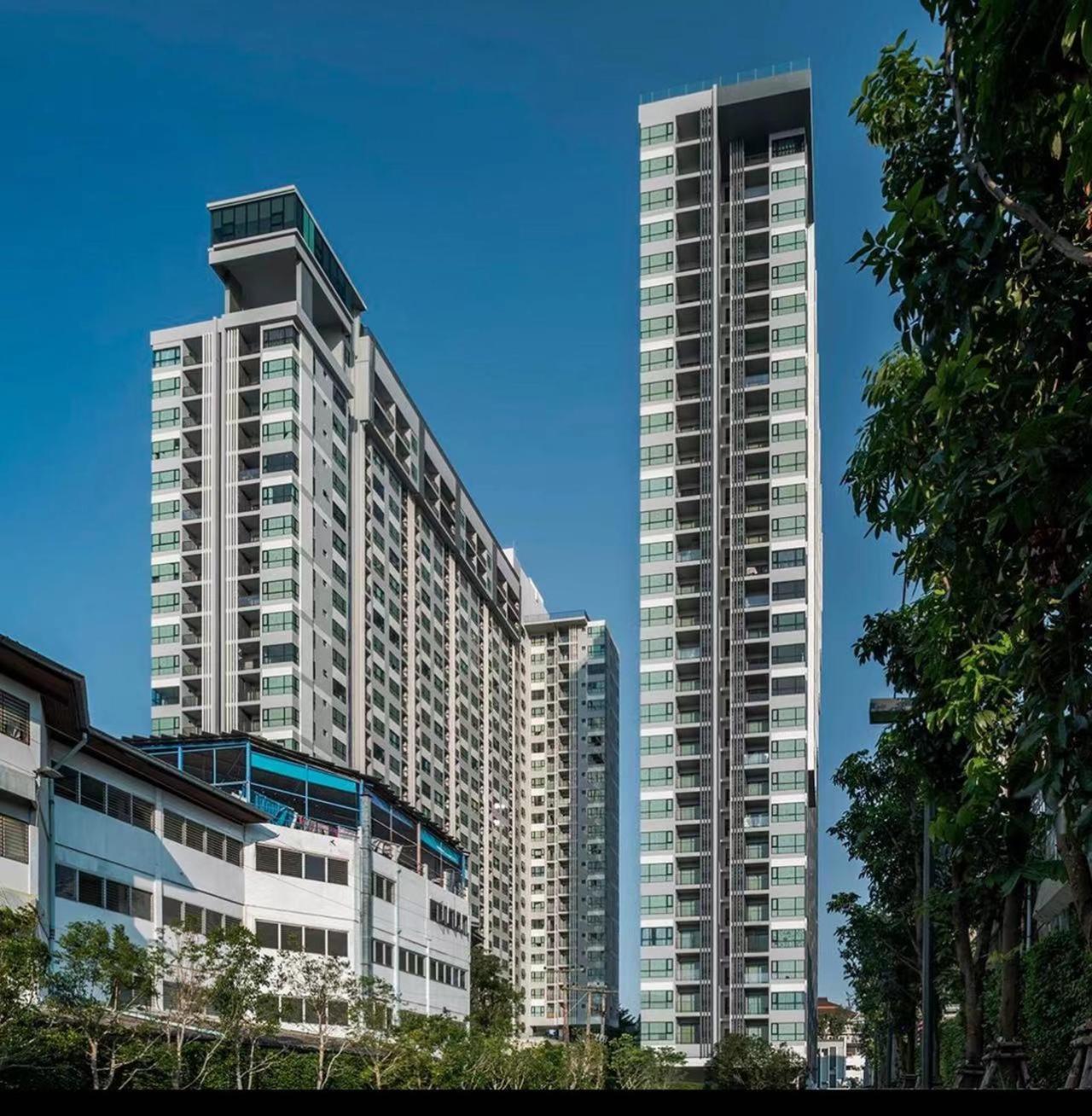 The Base Apartment Pattaya Exterior photo