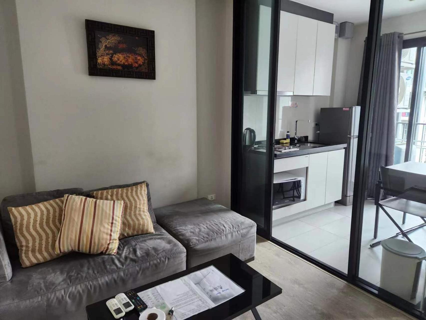 The Base Apartment Pattaya Exterior photo